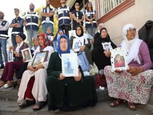 Evlat nöbetini tutan aileyi tehdit eden HDP üyesi tutuklandı