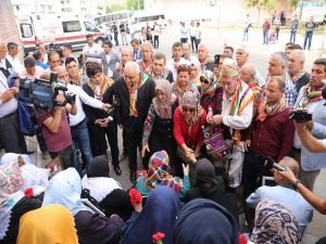 STKlar: Meşru zeminde bu annelerin feryadına ses vermeliyiz