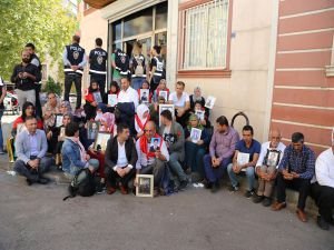 Kulp'taki PKK saldırısında çocuklarını kaybeden ailelerden evlat nöbetine destek