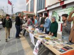 Sokak hayvanları yararına kermes