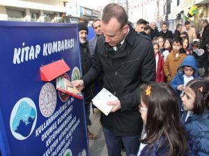 "Kitaplar Eskimez Geleceğini Çöpe Atma"