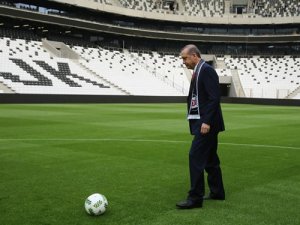 Erdoğan ve Davutoğlu'ndan Arenada futbol şov