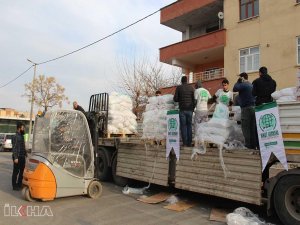 ​Umut Kervan'ı Diyarbakır'dan İdlib'e 2 yardım TIR'ı gönderdi