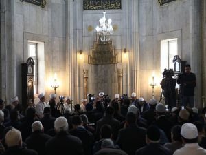 Depremde hayatını kaybedenler için Kur'an-ı Kerim ve Mevlid-i Şerif okundu