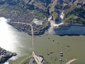 Antik kent Hasankeyf’in büyük kısmı sulara gömüldü