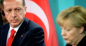 Erdoğan tasarı ile ilgili Merkel'e kaygılarını iletti