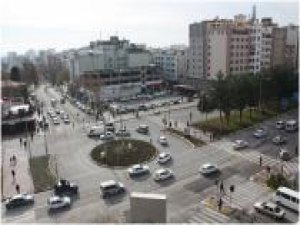 Adıyaman’da bazı cadde ve sokaklar araç trafiğine kapatıldı