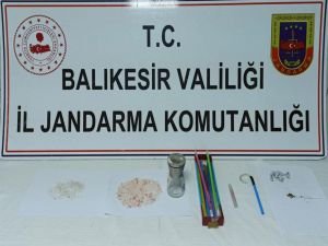 Balıkesir'de uyuşturucudan 3 kişi gözaltına alındı