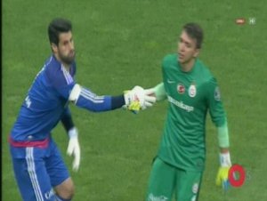 Volkan ve Muslera'dan alkışlanacak hareket