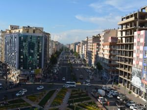 Batman'da bazı cadde ve semt pazarlarına giriş çıkışlar yasaklandı