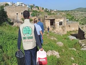 Dargeçit Umut Kervanı yetim çocukları bayram öncesi sevindirdi