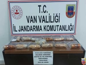 Van'da, aracında uyuşturucu ele geçirilen şüpheli yakalandı