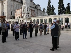 İslami Cihad lideri Ramazan Abdullah Şallah için İstanbul'da gıyabi cenaze namazı kılındı