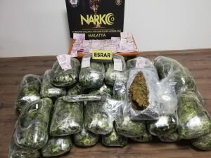 Emekli polisin içinde bulunduğu araçtan 110 kilogram esrar çıktı