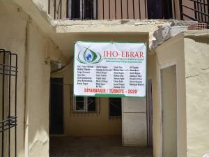 IHO-EBRAR'dan Diyarbakır'daki yetim aileye yeni ev yardımı