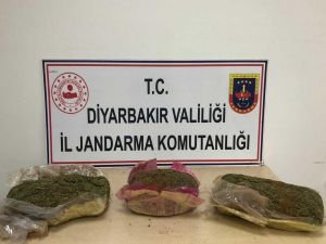 Yol kontrol noktasında 6 kilo esrar ele geçirildi