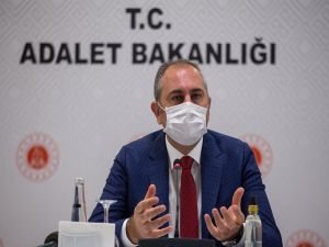 Bakan Gül: Kur'an'a saldırının ardından bir derginin çirkin provokasyonuna hazırlanılıyor