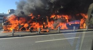 Metrobüs alev alev yandı