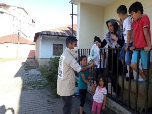 Bingöl'de kurbanlıklar fakirlerin yüzünü güldürdü