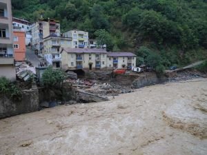 Giresun'daki selde hayatını kaybedenlerin sayısı 4'e yükseldi