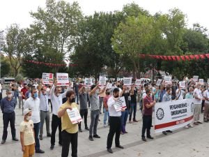 İstanbul'da Charlie Hebdo protesto edildi