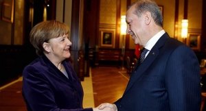 "Merkel'in kararı hukuken doğru"