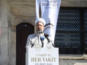 Erbaş: "İslam tarihi boyunca mabed ile mektep, cami ile üniversite hep içi içe olmuştur"