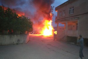 İlçede Yanan trafo korkuttu