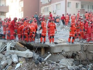 91 saat sonra kurtarılan minik Ayda'nın annesinin cenazesine ulaşıldı