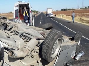 Şanlıurfa'da otomobil takla atarak devrildi: 3 yaralı