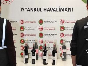 İçki şişeleri içinde 17 kilogram sıvı kokain ele geçirildi