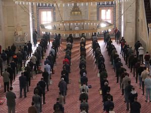 ​Diyanet Vakıf-Sen: İbadethanelerimizde Covid-19 tedbirlerini elden bırakmayalım