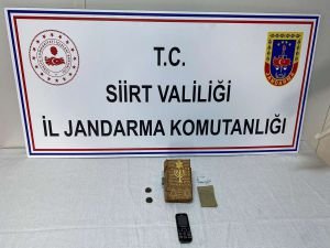 Siirt’te yapılan tarihi eser operasyonunda el yazması dini kitap ele geçirildi