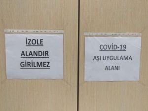 Sağlık çalışanlarına yönelik aşı uygulaması 81 ilde başladı