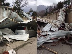 Bursa'da sanayi sitesinde hortum: 20 iş yeri ve 12 araç zarar gördü