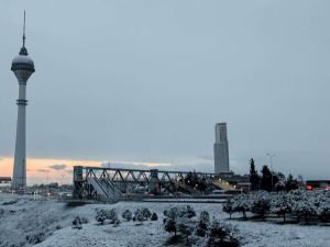 Meteoroloji'nin uyarıları sonrasında İstanbul'da beklenen kar yağışı başladı