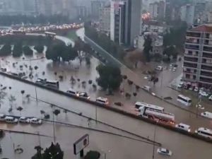 İzmir'de kamu çalışanlarının idari izni uzatıldı