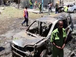 Somali'de yola döşenen bomba patladı: 10 ölü