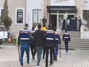 Belediyeye ait malzemeleri çalmaya çalışan 6 kişi suçüstü yakalandı