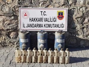 Hakkâri'de 100 litre asit anhidrit maddesi ele geçirildi