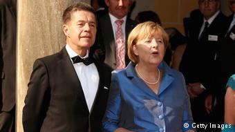 Canlı bombanın hedefi Merkel'in eşi miydi?