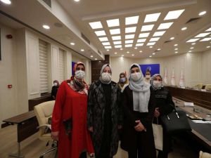 15 Temmuz gazisi kadınlardan Bakan Selçuk'a ziyaret