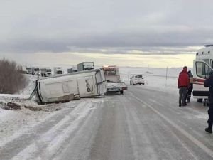 Aksaray'da işçi servisi kaza yaptı: 18 yaralı