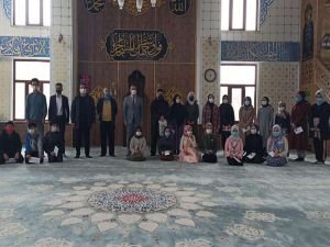 Elazığ'da "Hadis Ezberle Yarışması" düzenledi