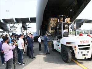 Türkiye'den gönderilen yardım Arakanlı Müslümanlara ulaştı