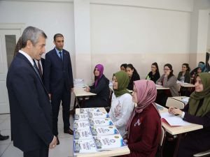 Şahinbey Belediyesi milyonlarca kitap dağıttı