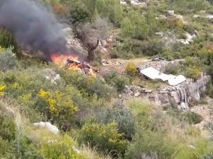 Filistinli mücahidler işgalci siyonistlerin inşa ettiği bir konutu yıktı