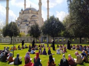 TESSEP kız çocuklarına yönelik kitap okuma etkinliği düzenledi