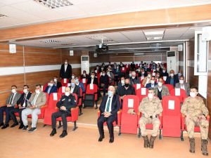 Adıyaman Valisi Çuhadar Gerger'de depremzedeleri dinledi