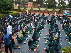 İHO EBRAR Afrika'da binlerce kişiye iftar verdi